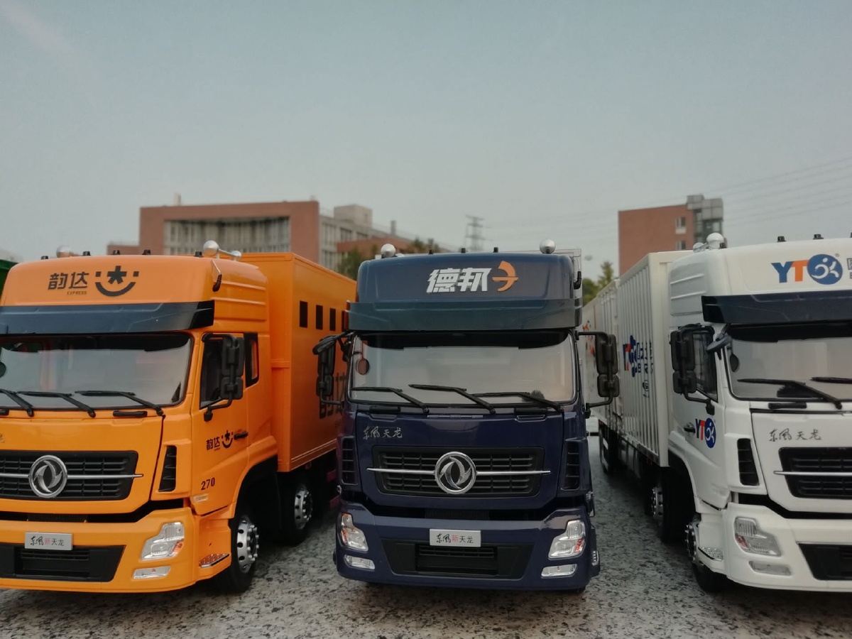 东风天龙模型外拍 - wangfaxun - 图虫