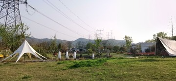 2589047