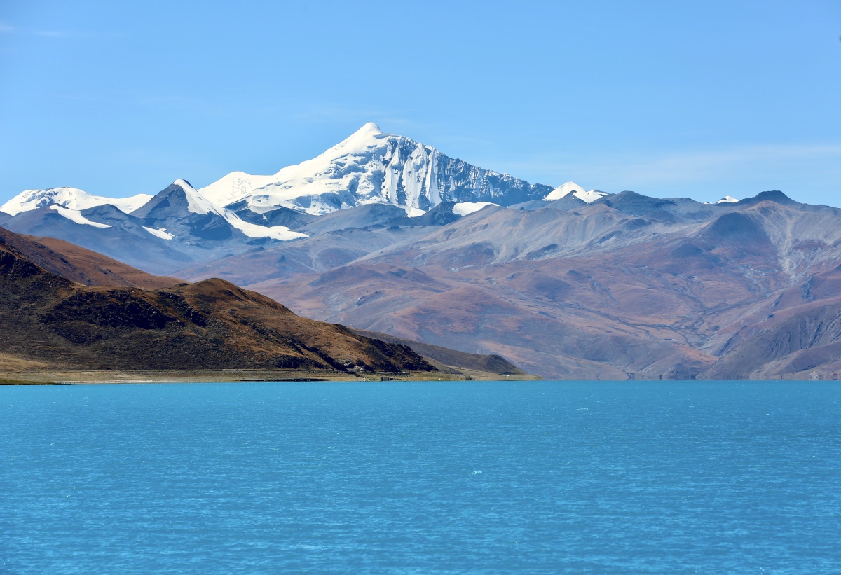 雪山与湖西藏