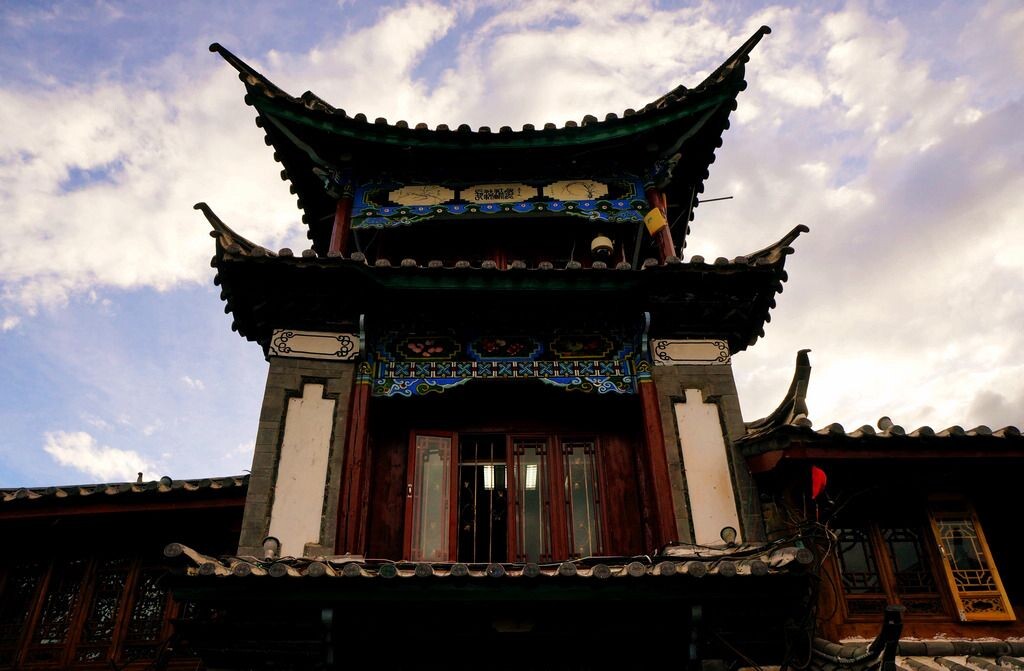 云南大理古楼。