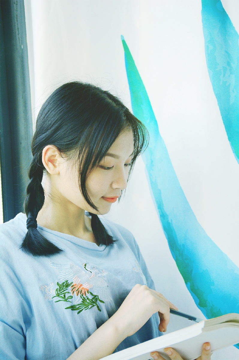 十六岁的麻花辫 - 秋鬼 - 图虫网 - 优质摄影师交流社区