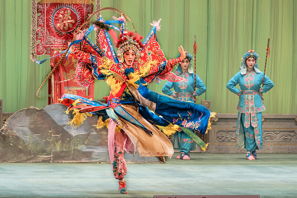 京剧《战金山》