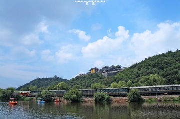 画中游
