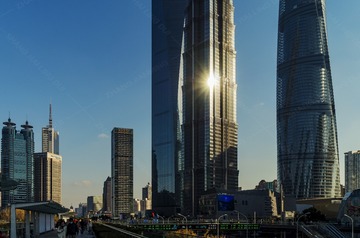 2084586