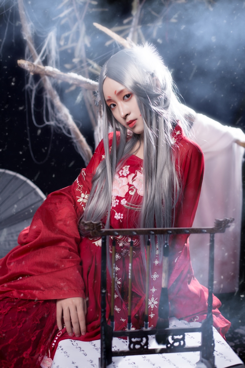 雪妖篇这世间千人便有千相人因面貌受喜妖因皮囊遭憎然善恶却始终难以