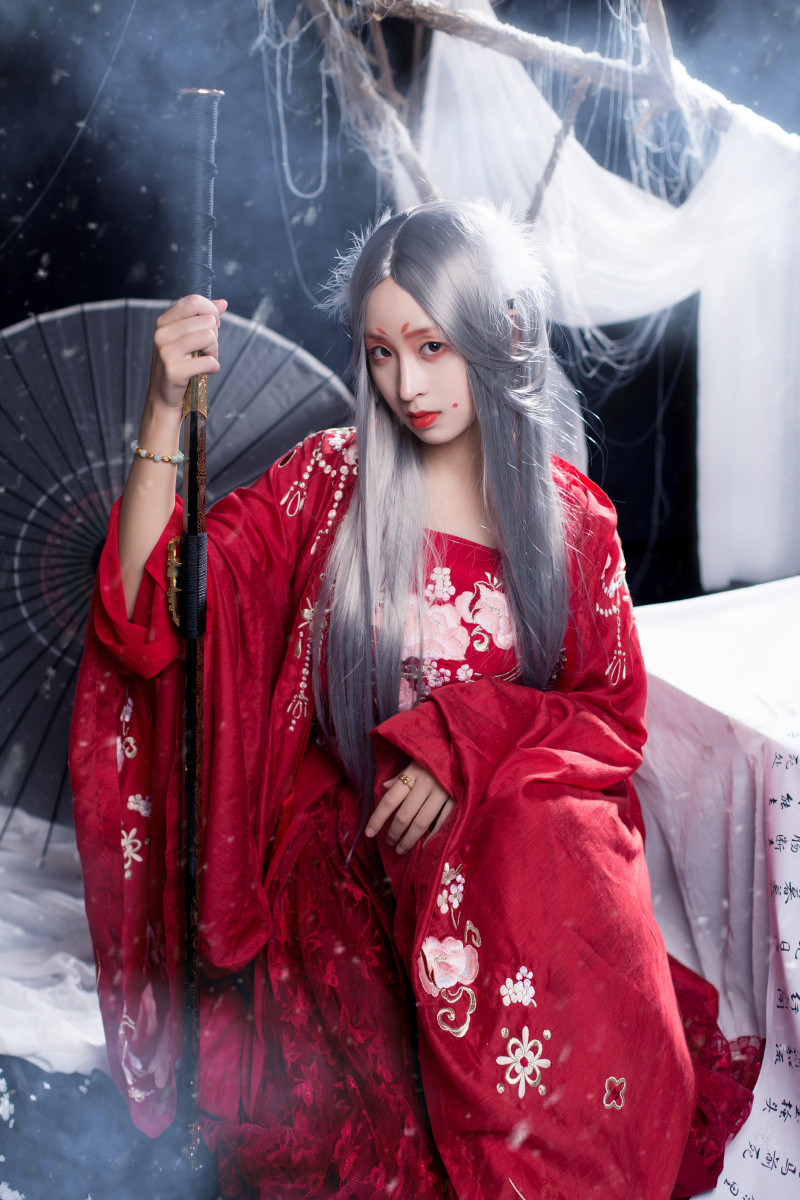 雪妖篇这世间千人便有千相人因面貌受喜妖因皮囊遭憎然善恶却始终难以