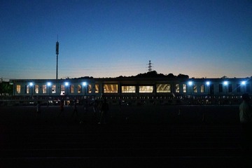 604729