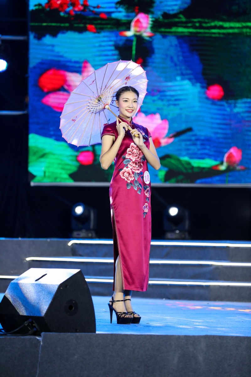 第28届世界小姐广西总决赛旗袍秀