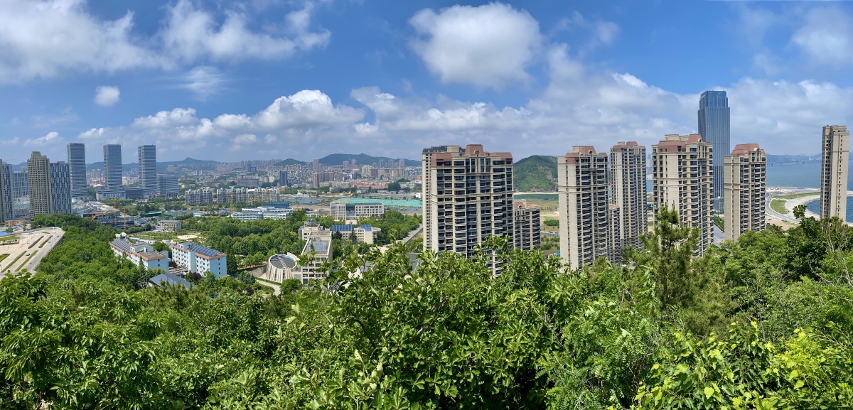 夏日滨城一角手机拍摄于大连高新区未名山