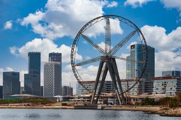 395