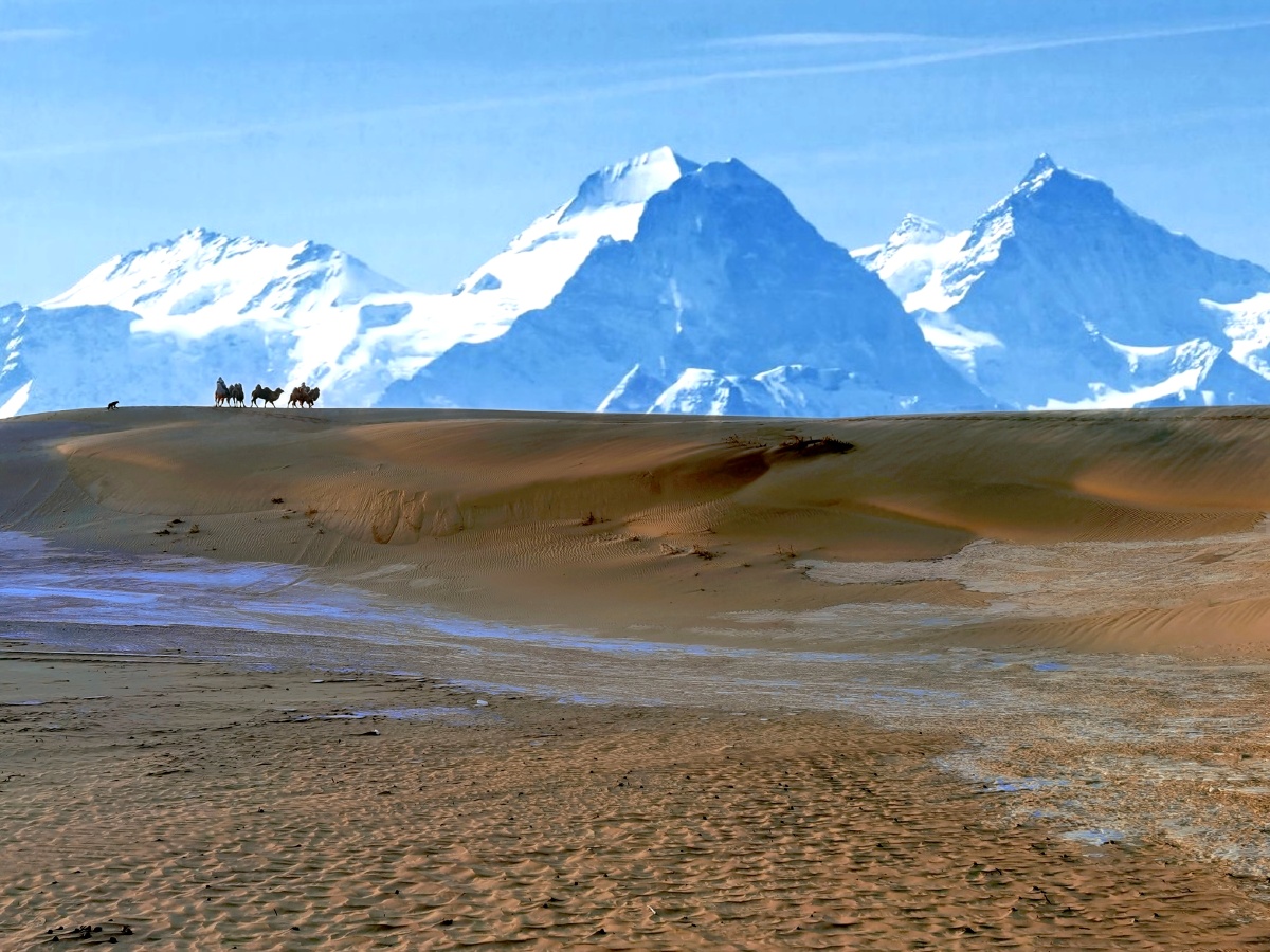 奈曼沙漠位于内蒙古自治区通辽市大沁他拉镇附近,自古以来,大漠戈壁