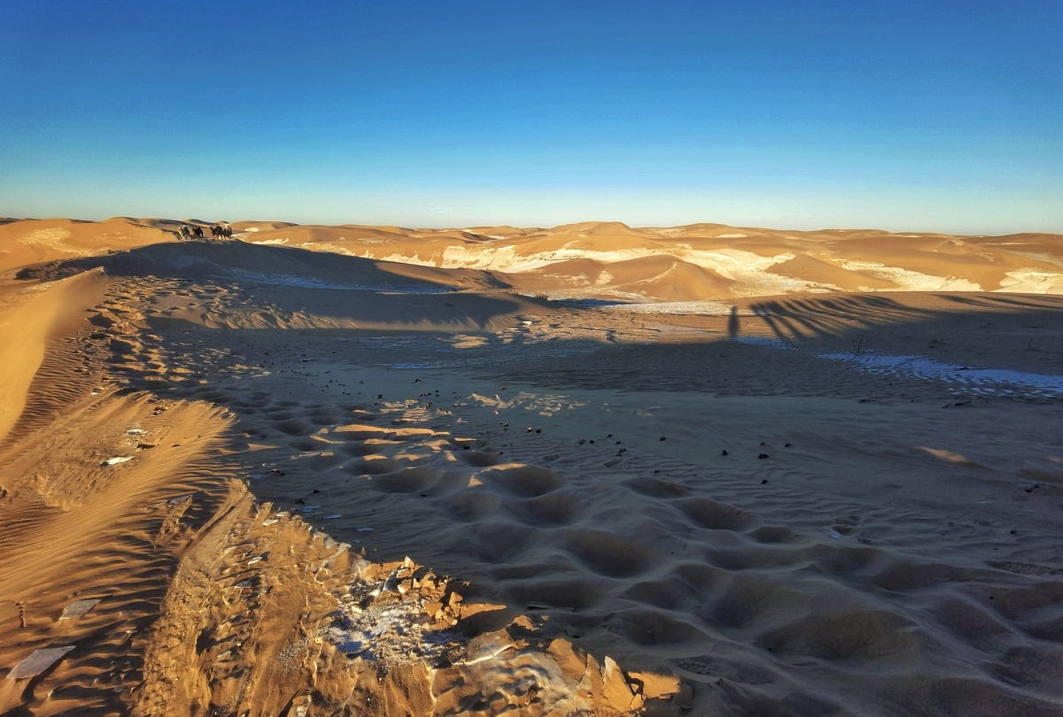 奈曼沙漠位于内蒙古自治区通辽市大沁他拉镇附近,自古以来,大漠戈壁