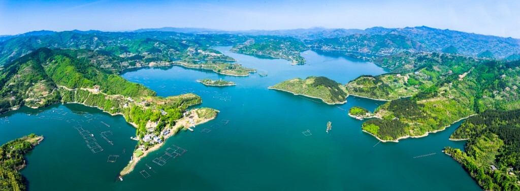 航拍陕西省安康市汉江上游瀛湖风景区