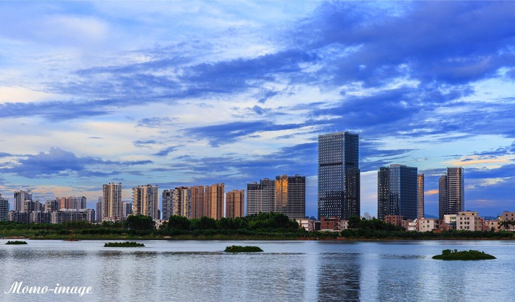 六年没有回海沧，变化之大，我都快不认识了，内湖中的村庄在慢慢的拆迁改造中，下一次又会带给我什么不一样的惊喜~