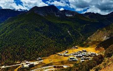 亚丁村.jpg