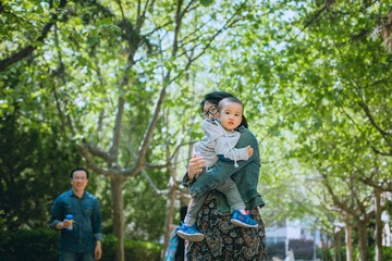 孩子和家庭
