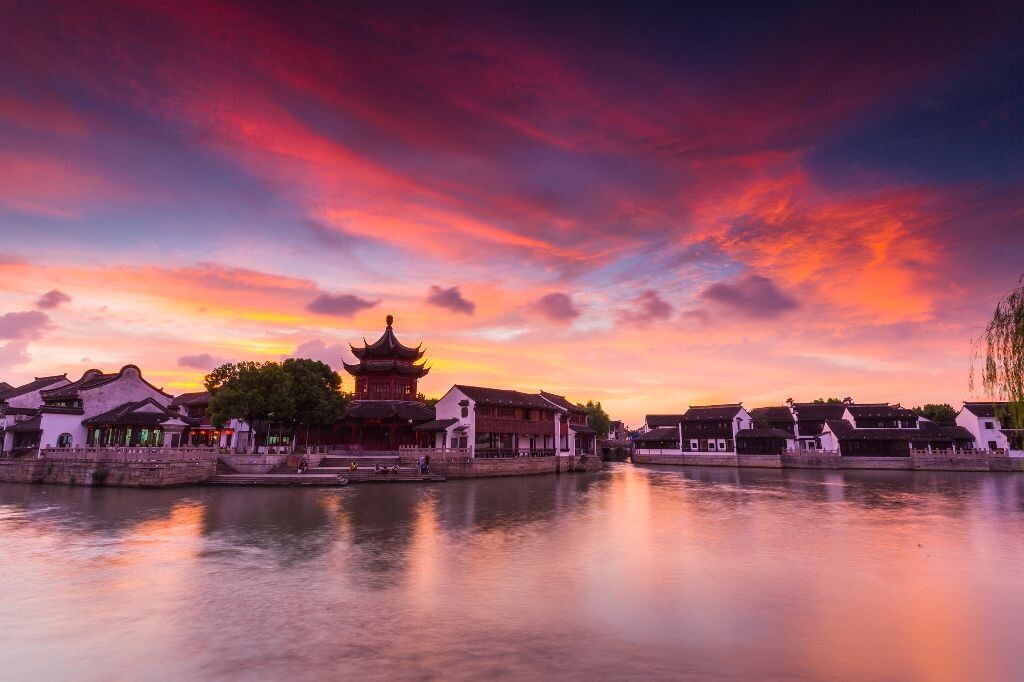 Canon 5D mark III EF 17-40mm @ 19mm 5 sec, f18, ISO 100 Singh-Ray Filters 3-stop reverse GND LEE 0.9GND