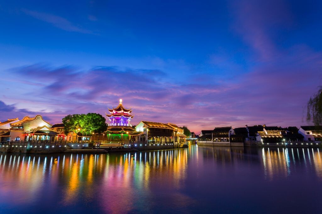 Canon 5D mark III EF 17-40mm @ 19mm 30 sec, f13, ISO 100