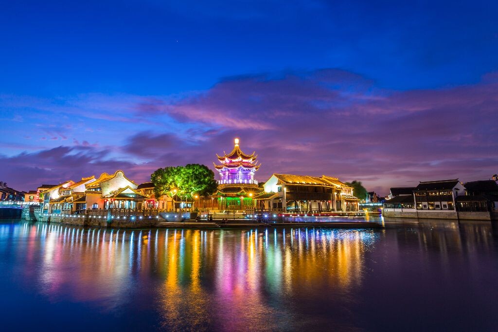 Canon 5D mark III EF 17-40mm @ 20mm 30 sec, f14, ISO 100