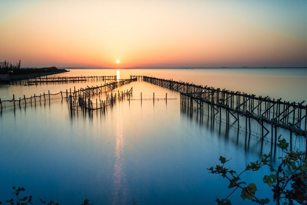 Canon 5D mark III EF17-40mm @ 35mm 30 sec, f9, ISO 100 Singh-Ray 0.9 RGND+LEE big stopper