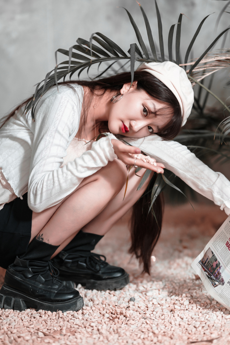 92ins杂志风写真分享|时尚潮流|龙洞90白天是文艺奶茶店丨夜晚是