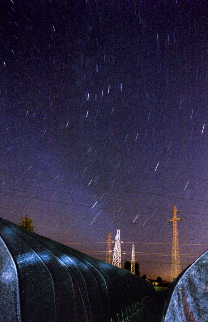 一场秋雨洗净了空气中的尘埃。一转眼又到了离开故乡的时刻。一直念叨着国外的星空有多么明亮，却未曾自己观察过故乡的星云。离别之前，留作纪念。PS：原谅我这渣一般的降噪吧。