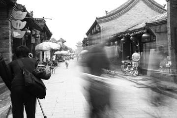 不管人心如何，古城还是如此平静
