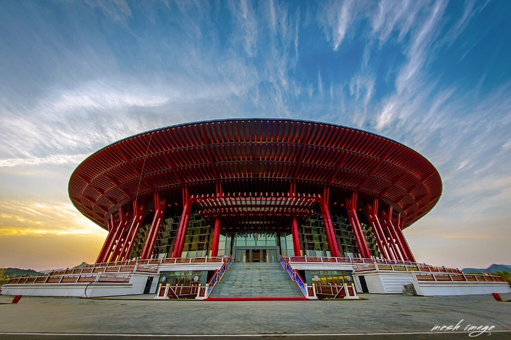 建成后第一次来这，独特的建筑外形极具中式特色，同样也是本届北京国际电影节开闭幕式举办地，近来可谓星光璀璨，万众瞩目。