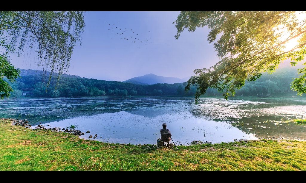 等我老了，跑不动的时候，或许也可以清晨在湖边垂钓，发发呆，遥想以前的时光-------以上为本逗比扯蛋之言