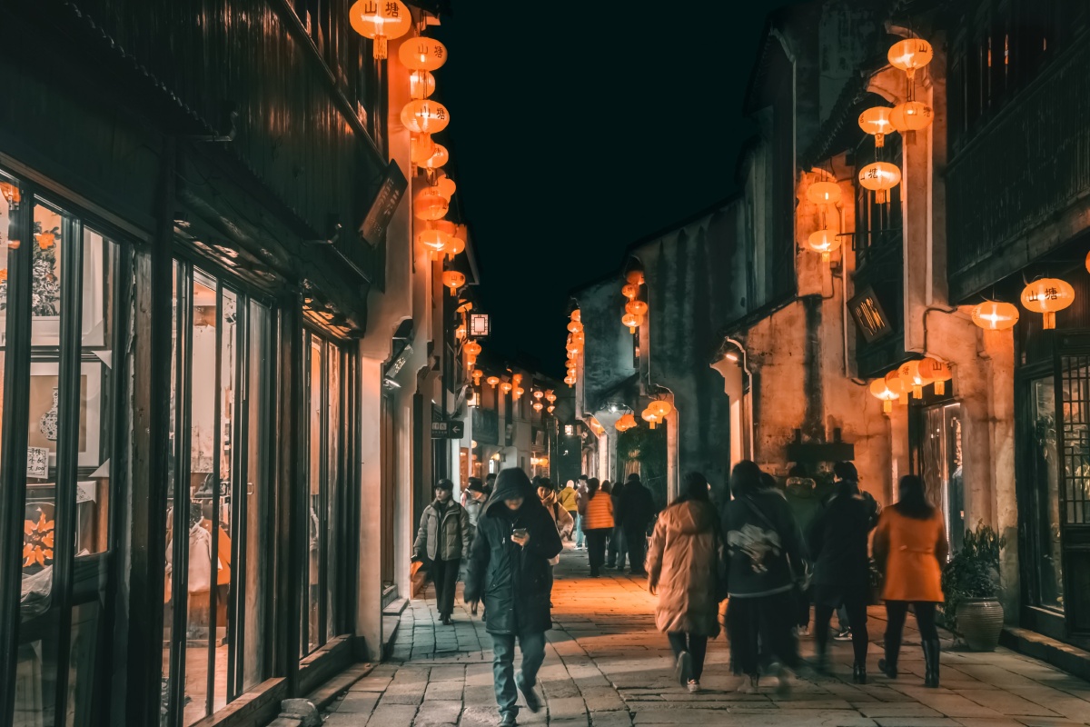 苏州山塘老街华灯初上