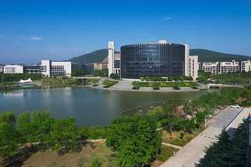 管理学院顶层俯瞰图书馆