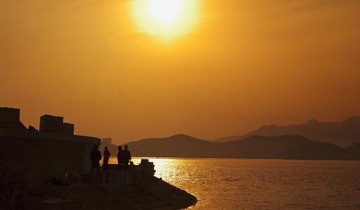 建设中的唐岛湾.jpg