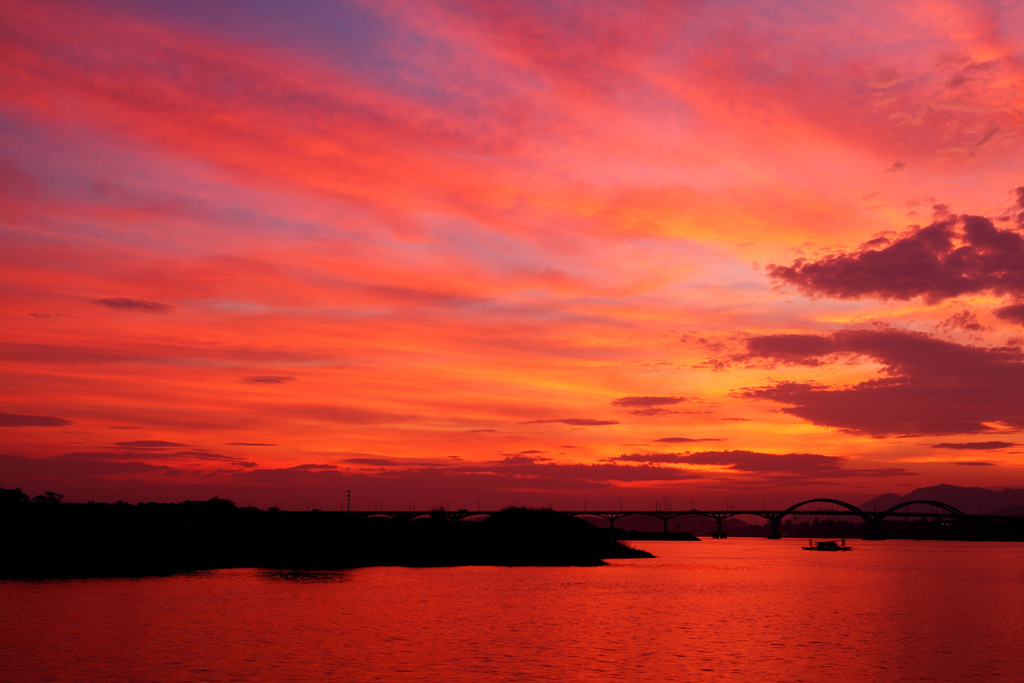 《攸攸东江水》