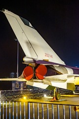 299304