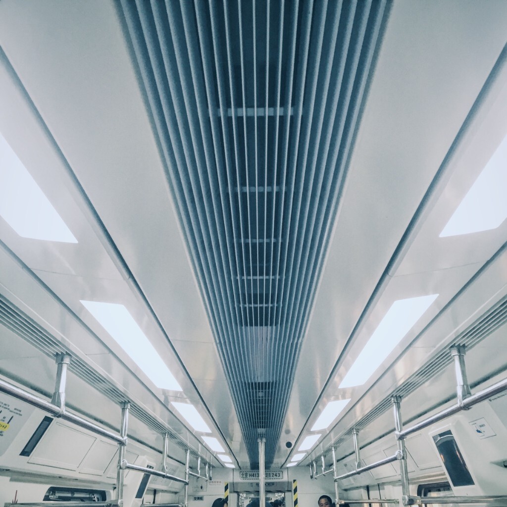 时光隧道。