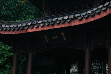 1252218