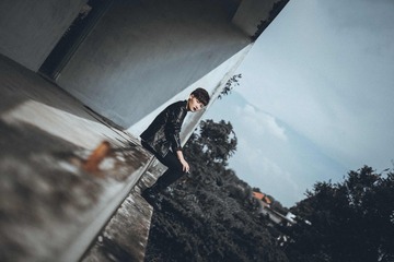 001
