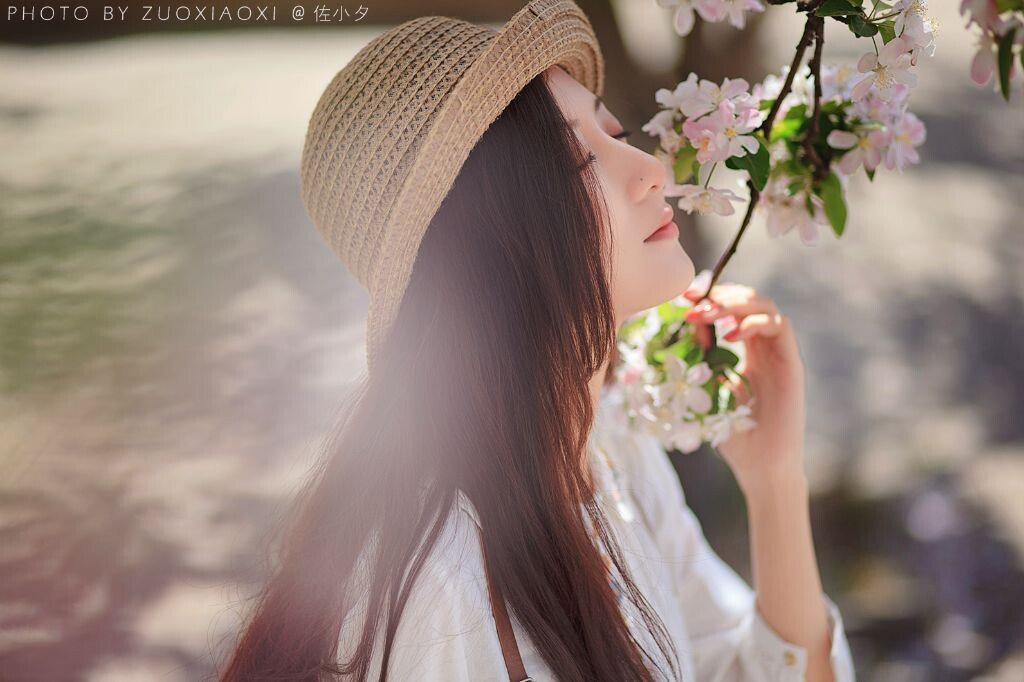 花開。時節【佐小夕】 攝影、後期:佐小夕 出鏡:灜寶兒