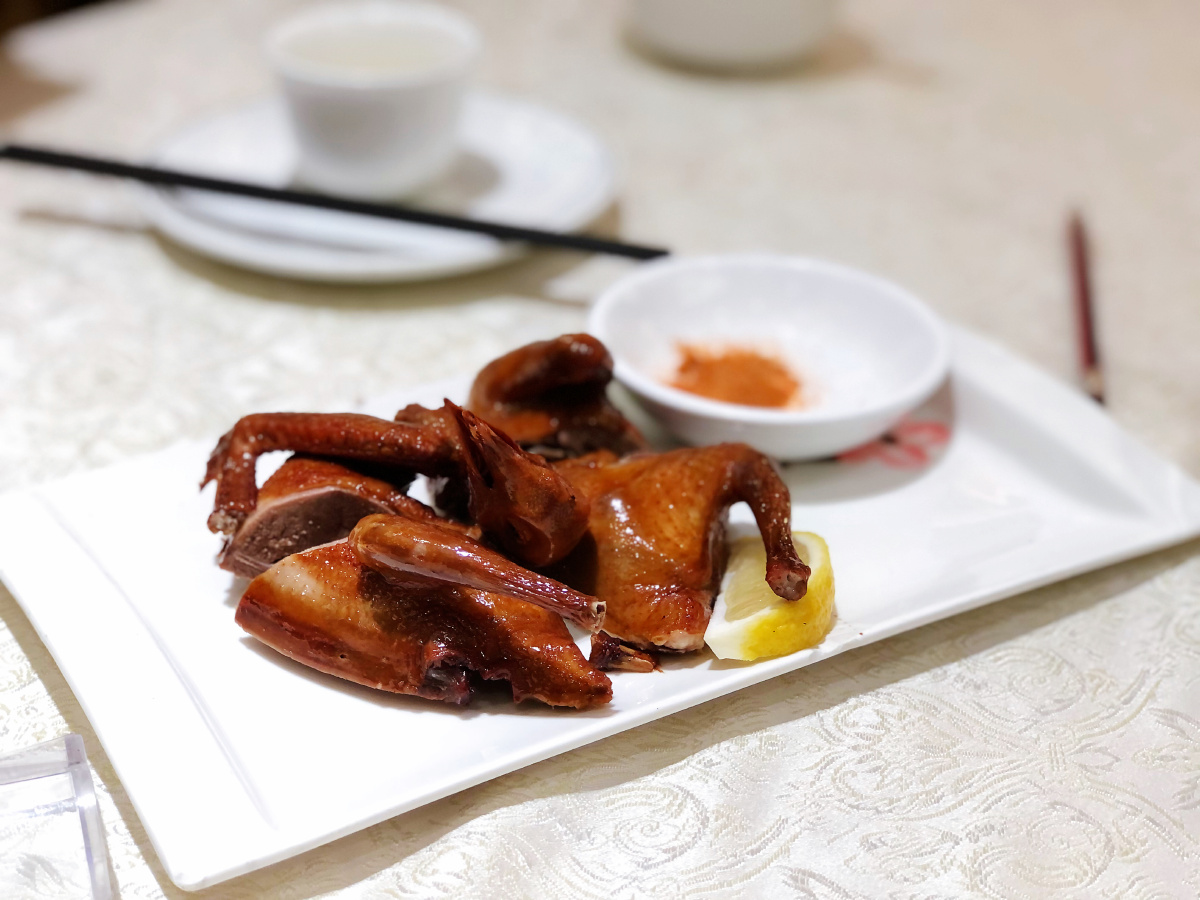 广东特色红烧乳鸽