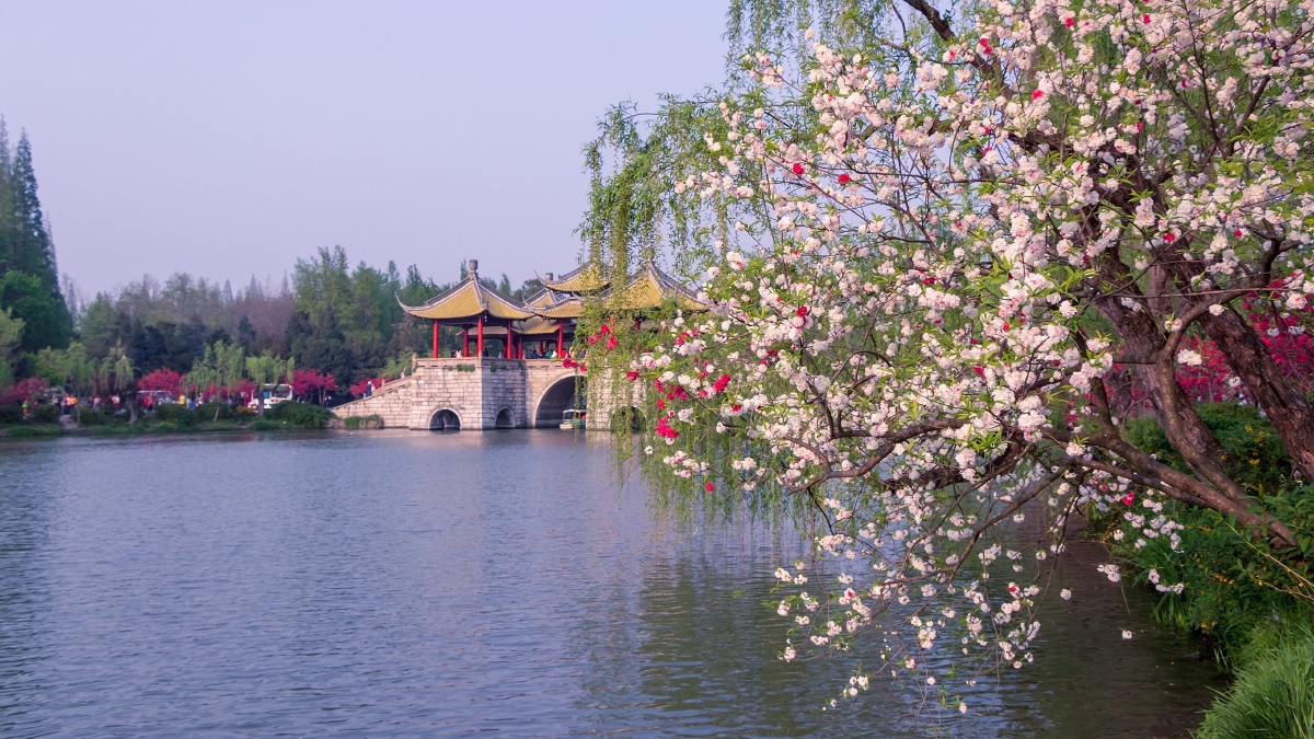 江南好风景旧曾谙