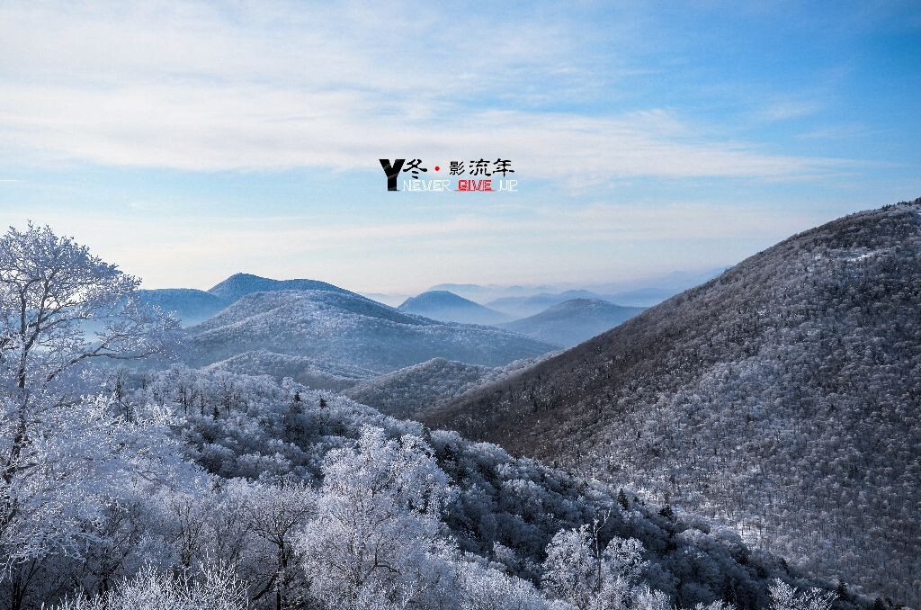 到达山顶    俯瞰全景