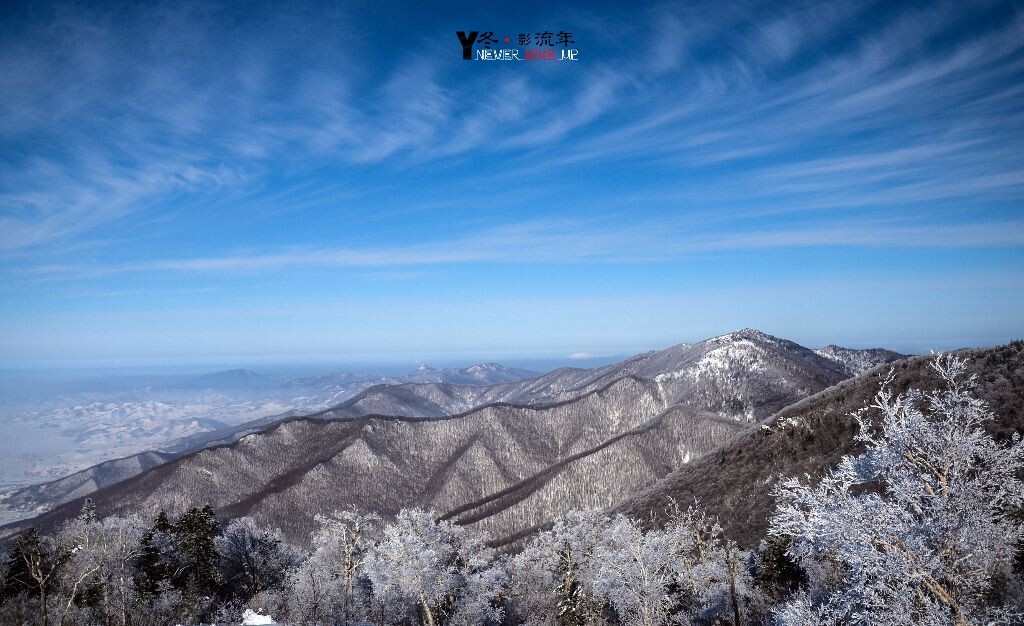 到达山顶    俯瞰全景