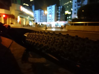 493129
