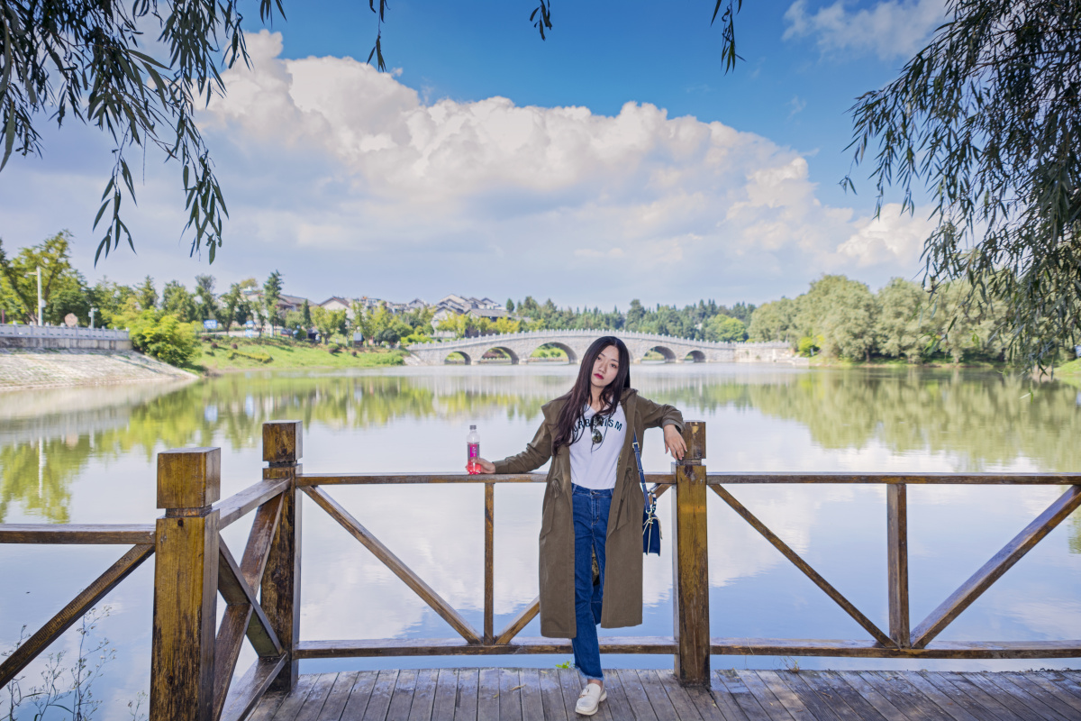 喊大哥也没用,我是不会教你梳中分的