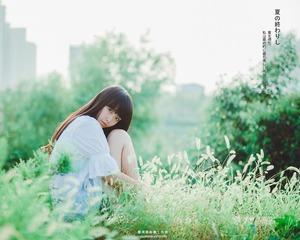 夏末逆光下的你