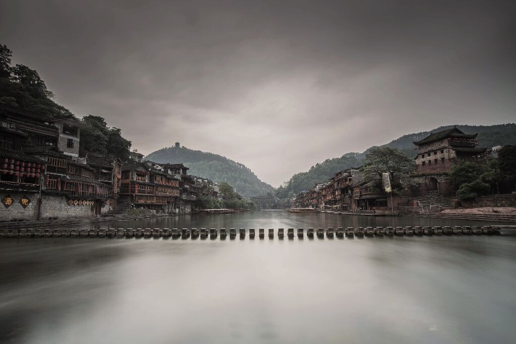 晨，沱江<br />
