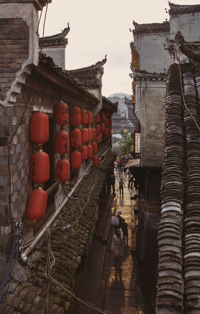 湘西，往事<br />
