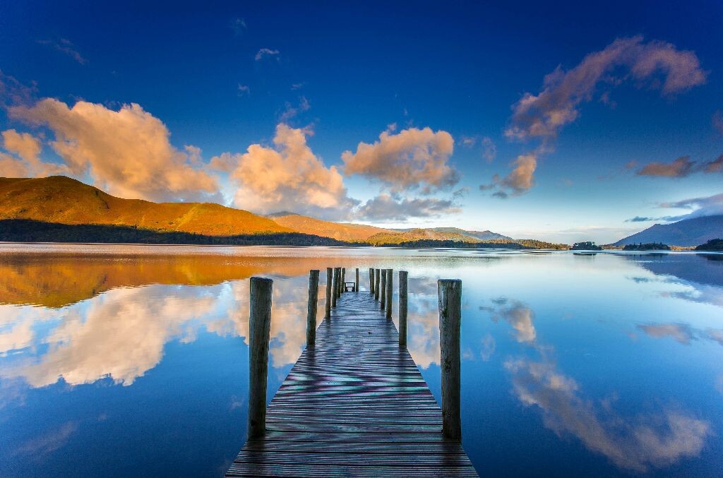 Dawn，Derwent Water<br />
清晨的湖区真的美的让人窒息，只可惜照片难以还原身临其境的震撼