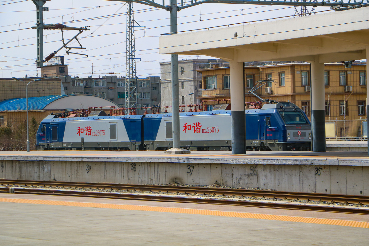 和谐电2型电力机车固定重联八轴电力机车