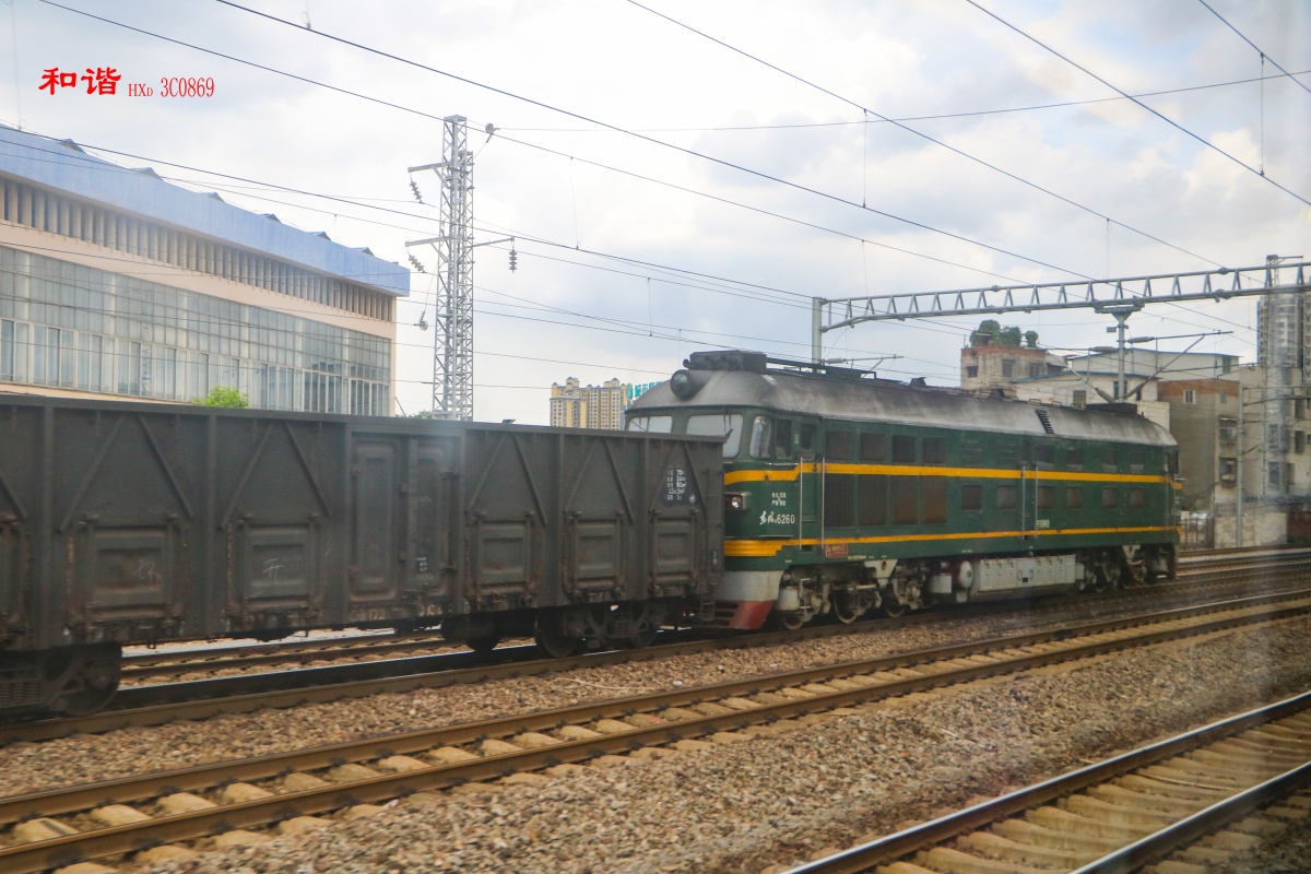 柴油机轰鸣:柳州东风4武警